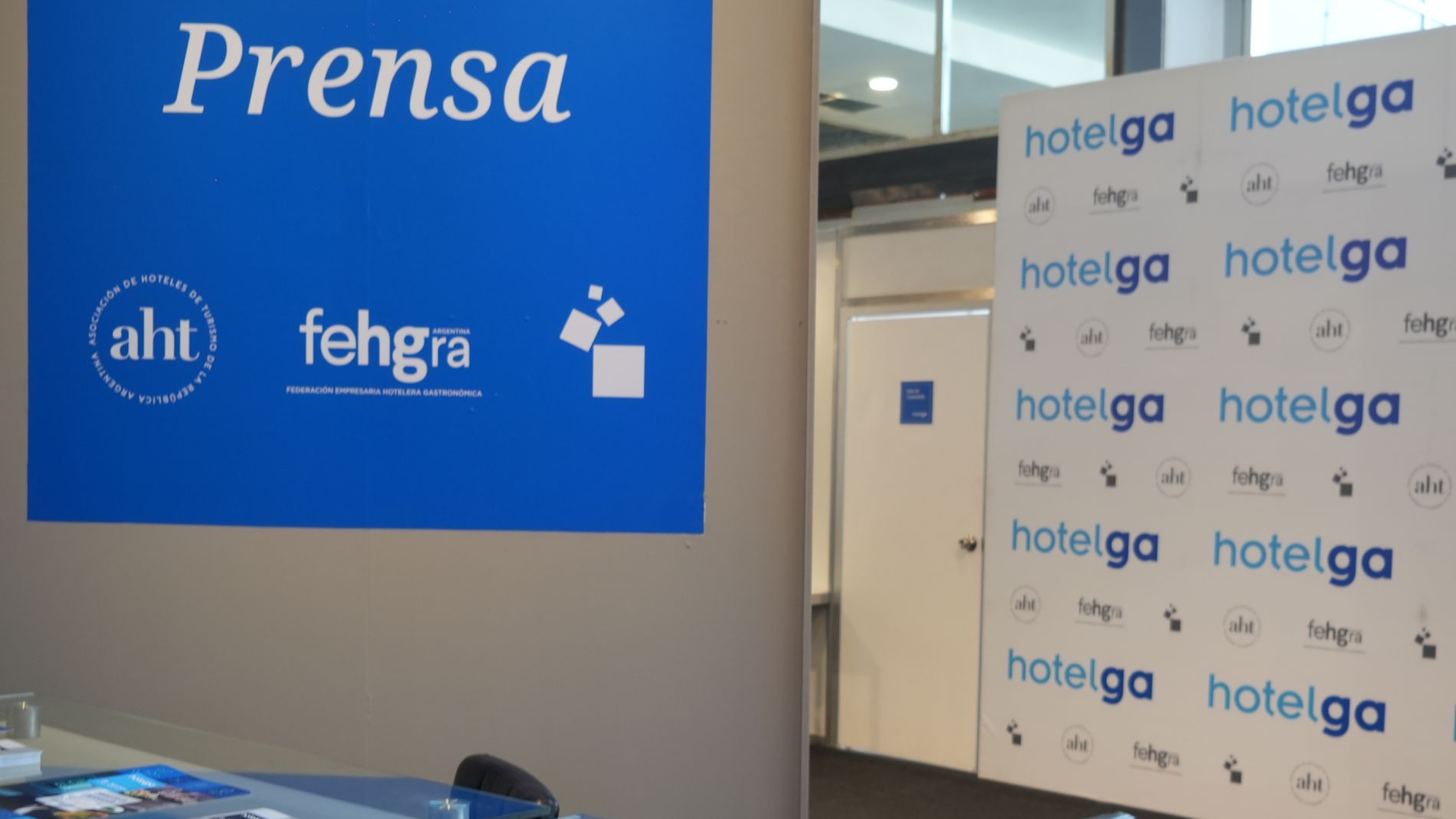 Hotelga: Press